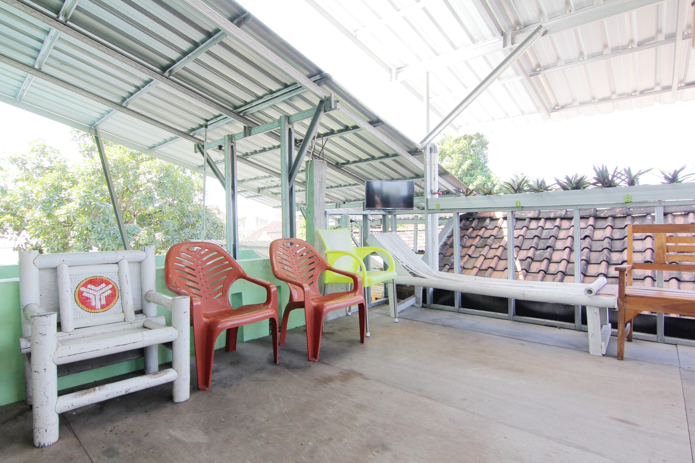 Tiga Dua Homestay Yogyakarta Exterior foto