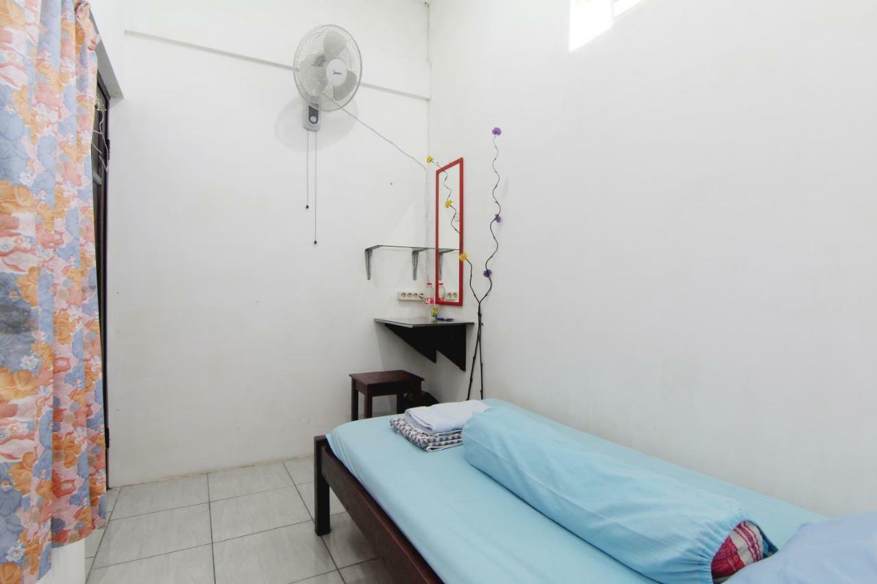 Tiga Dua Homestay Yogyakarta Exterior foto